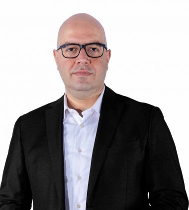 درباره ما 22 babaie teacher tamland 380x422 1